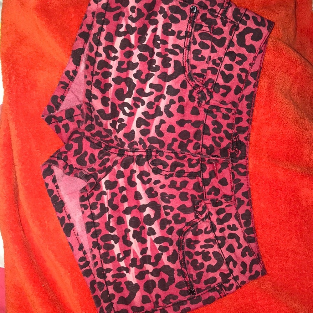 Shorts - Picture 3 of 3